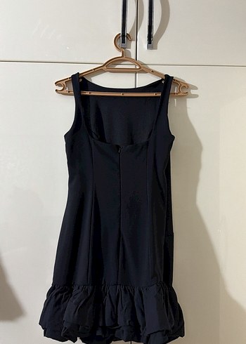 Siyah Midi Kolsuz Fırfırlı Elbise - Görsel 2