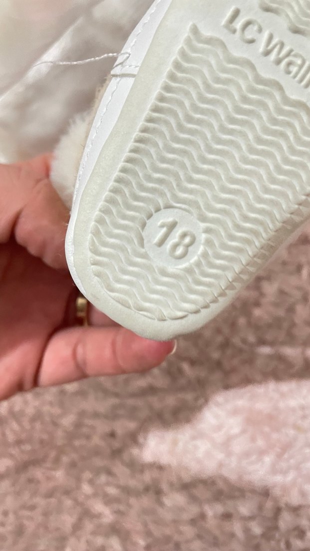 Kız Çocuk Beyaz Kürklü Nakışlı Sıcak Terlik - Görsel 3