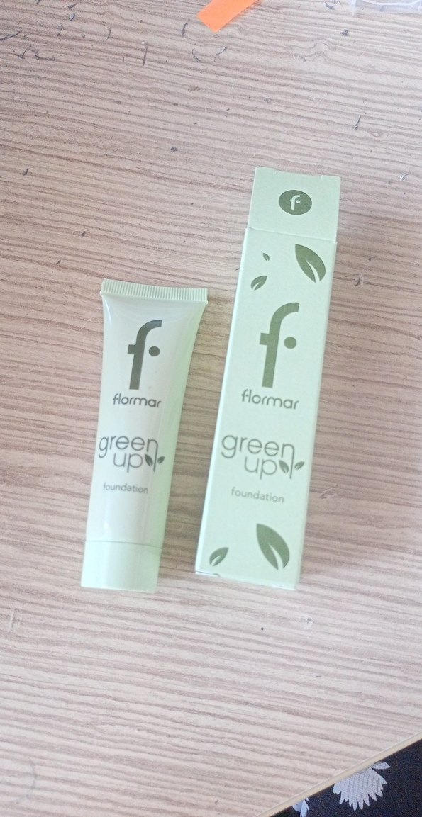 Flormar Fondöten ( 002 light beige rengi) - Görsel 2