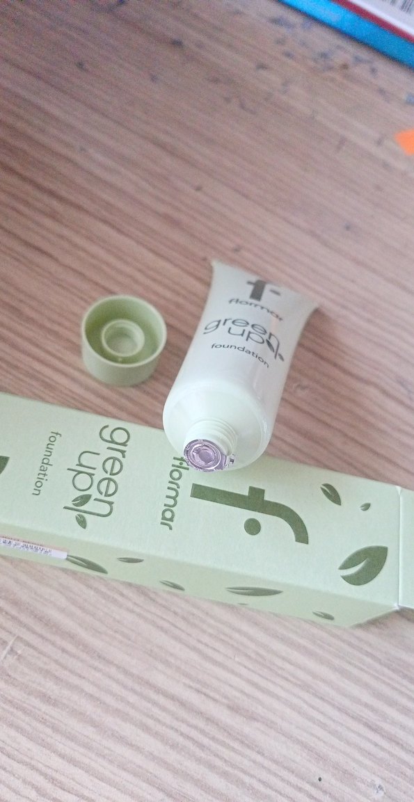 Flormar Fondöten ( 002 light beige rengi) - Görsel 3