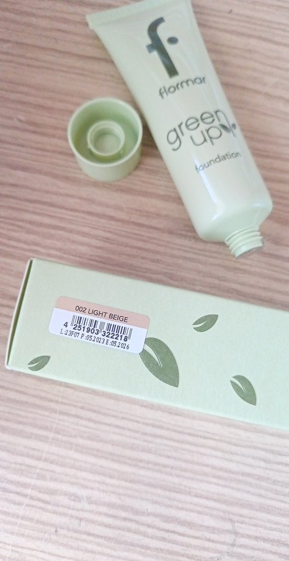 Flormar Fondöten ( 002 light beige rengi) - Görsel 4