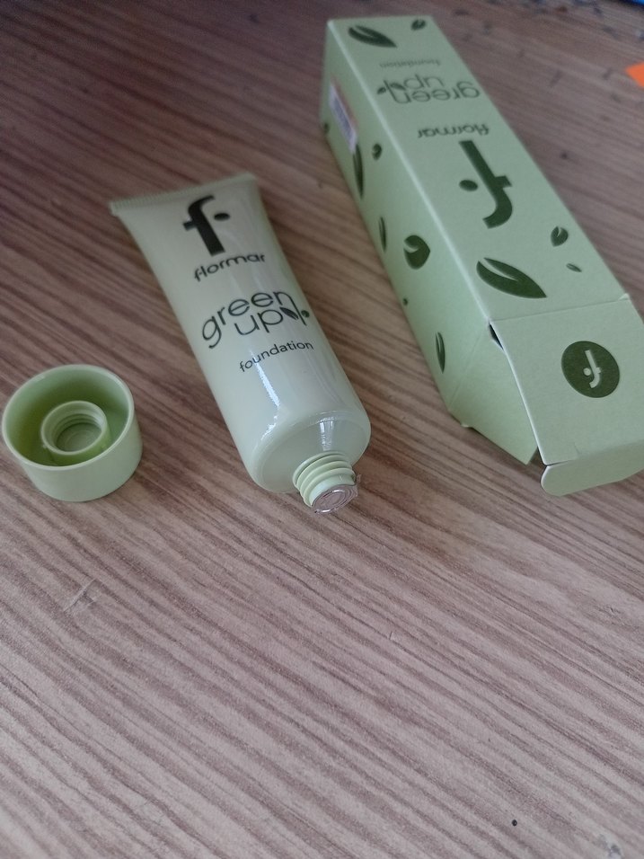 Flormar Fondöten ( 002 light beige rengi) - Görsel 3