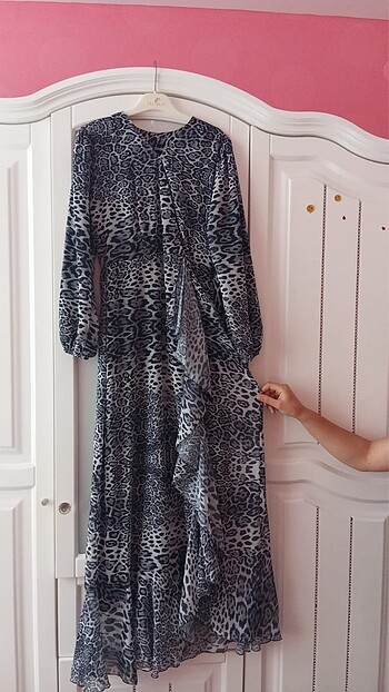 Leopar desenli elbise