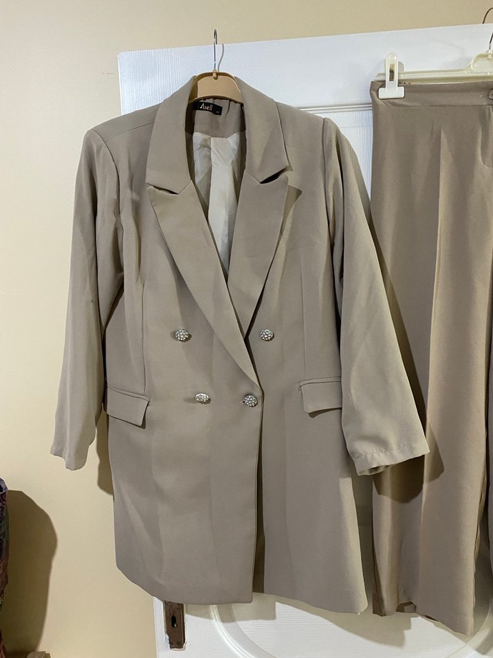 Bej Uzun Kesim Kadın Klasik Blazer Takım - Görsel 2