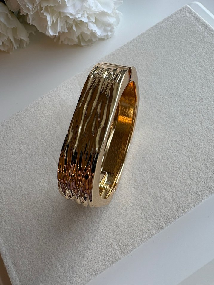 Pilise Detaylı Altın Renk Kadın Kelepçe Bileklik - Görsel 4