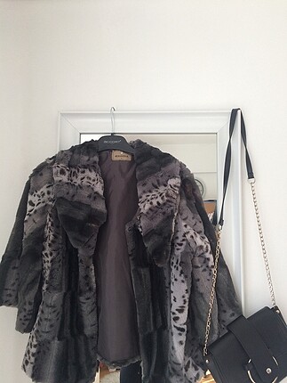 Bershka Mont