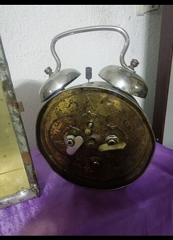 Diğer Kurmalı saat calısır durumda eksik kırık yok 