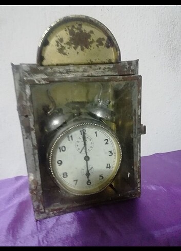  Beden Kurmalı saat calısır durumda eksik kırık yok 