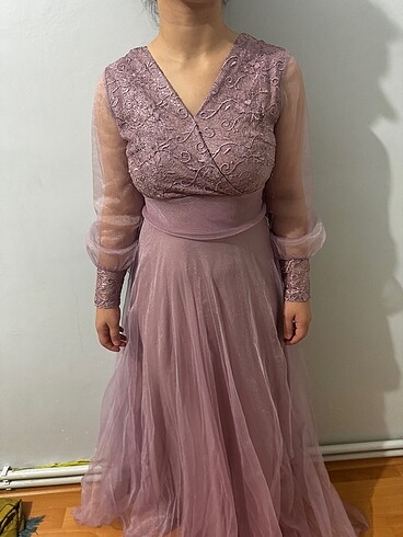 Pembe uzun davet elbisesi