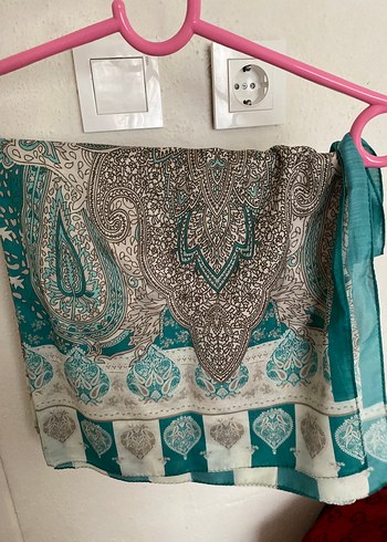 Kadınlar için Altın Renkli İpek Görünümlü Şal - Görsel 6