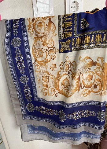 Kadınlar için Altın Renkli İpek Görünümlü Şal - Görsel 10