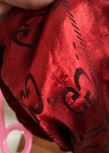 Kadınlar için Altın Renkli İpek Görünümlü Şal - Görsel 9