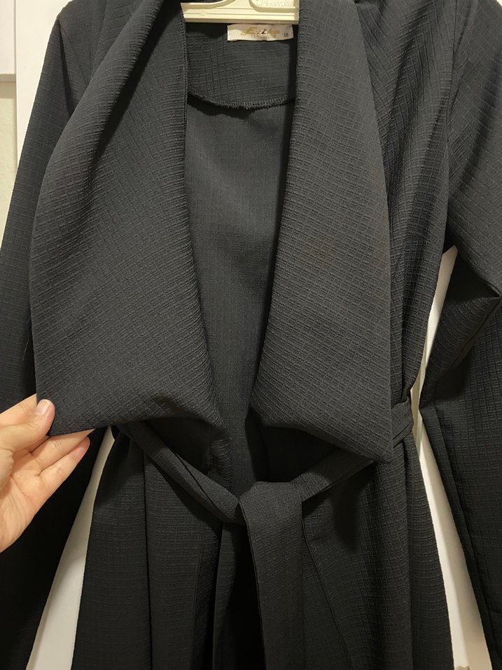 Kapitone belden kuşaklı trençkot - Görsel 3