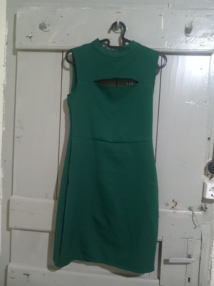 Zincir Detaylı Yeşil Uzun Abiye Elbise - Görsel 2