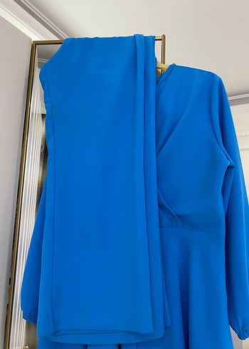 Mavi takım pantolonlu - Görsel 3