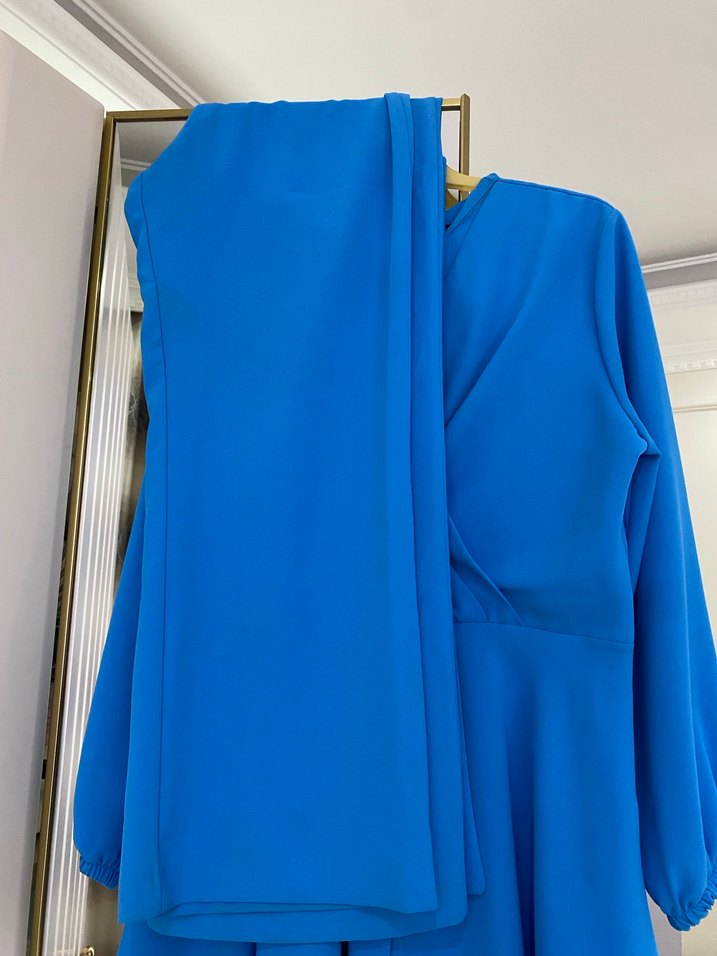 Mavi takım pantolonlu - Görsel 3