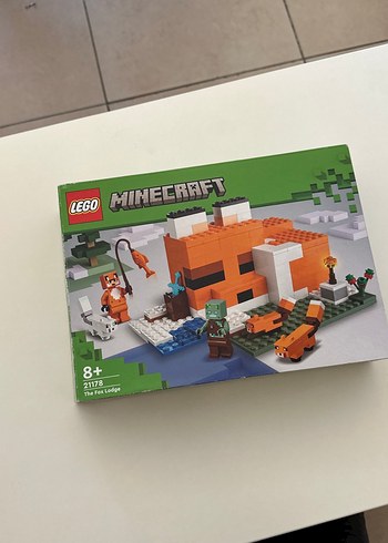 Diğer LEGO Minecraft Tilki Evi 21178