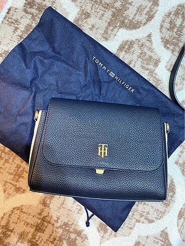 TOMMY HILFIGER ÇANTA