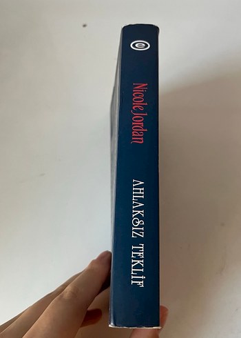 Nicole Jordan - Ahlaksız Teklif Romanı - Görsel 2