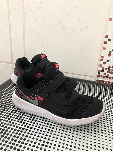 27 Beden Nike spor ayakkabı