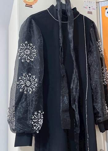 Nakışlı Zincir Detaylı Uzun Siyah Gotik Elbise