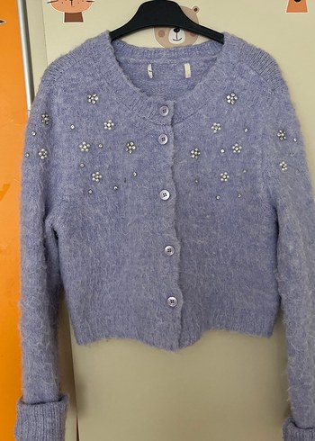 Nakışlı Gri Düğmeli Kadın Hırka - Görsel 3