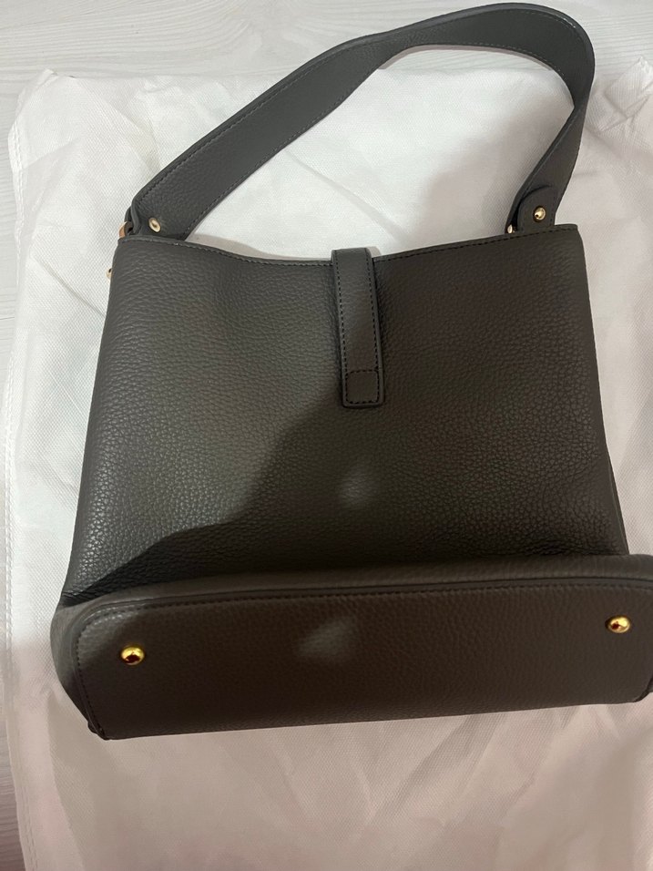 Klasik Şıklıkta Gri Deri Kadın Çanta - Görsel 2