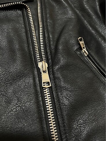 xl Beden siyah Renk BERSHKA deri ceket
