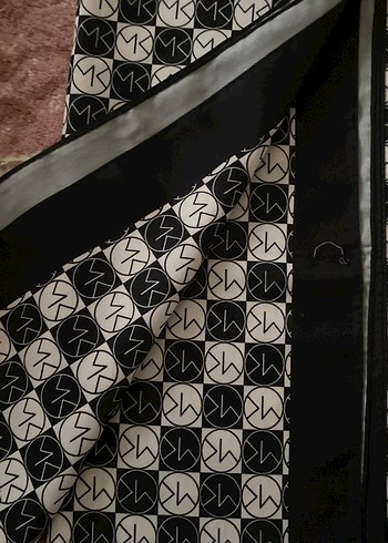 Siyah Kadın şal - Görsel 2