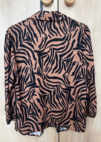 Kahverengi Zebra Desenli Kadın Gömlek - Görsel 2