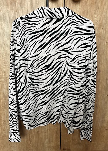 Zebra Desenli Uzun Kollu V Yaka Kadın Gömlek - Görsel 2