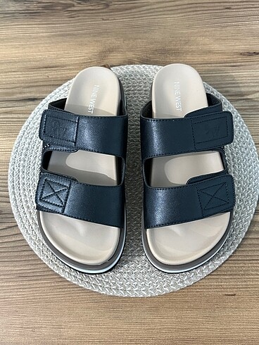 Nine West terlik