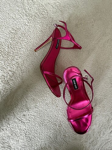 Nine west