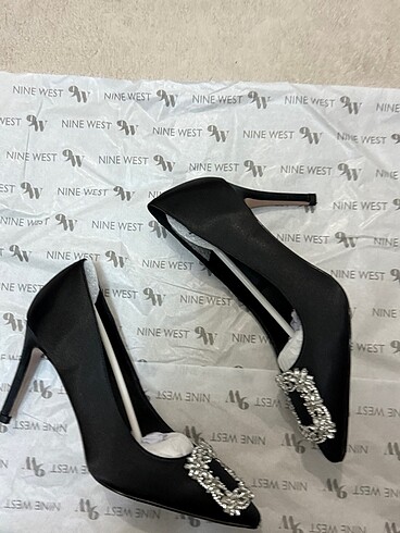 Nine West Nine west