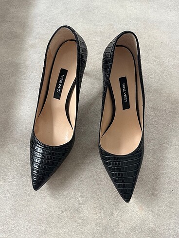 Nine West Nine west