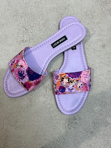 Nine West Nine west