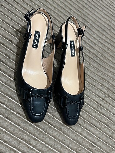 Nine West Nine west