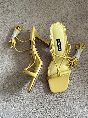 Nine West Nine west