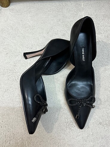 Nine West Nine west