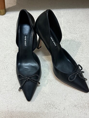 40 Beden siyah Renk Nine west