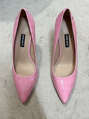 Nine west