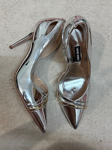 Nine West Nine west