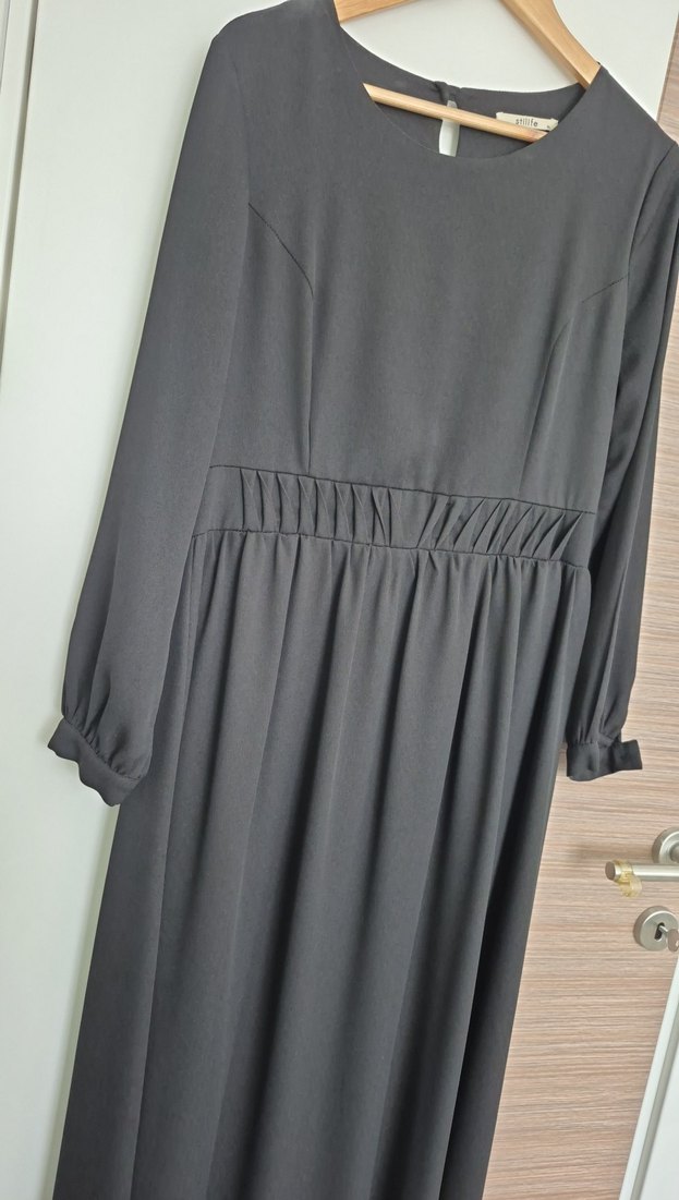 Siyah Piliseli Uzun Kollu Uzun Elbise - Görsel 4