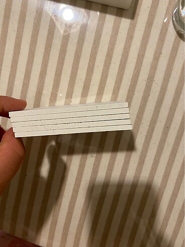 Beden beyaz Renk Paşabahçe küllük ve ahşap bardak altlığı