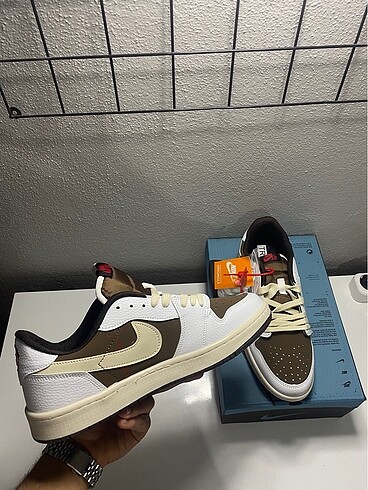 41 Beden Travis Scott x Air Jordan 1 Low Reverse