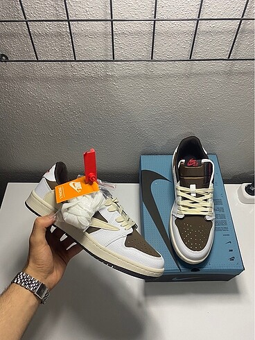 Travis Scott x Air Jordan 1 Low Reverse