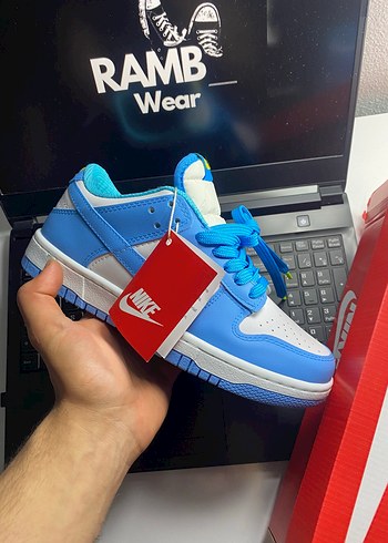 Nike Nike dunk mavi 36-40 numara full vardır.