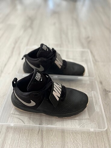 Nike Nike team hustle ayakkabı