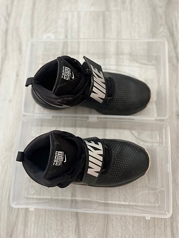39 Beden Nike team hustle ayakkabı