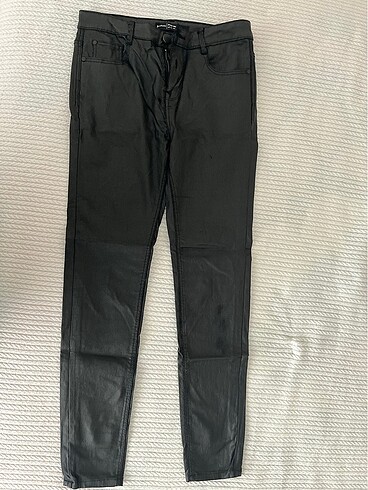 38 Beden Stradivarius mumlu jean